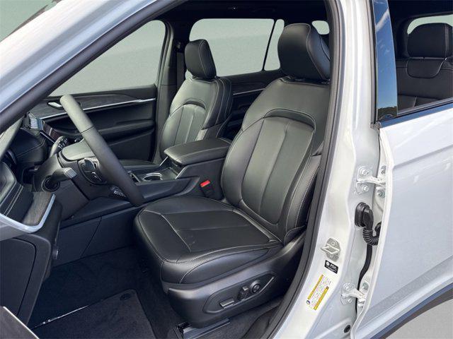 new 2025 Jeep Grand Cherokee L car, priced at $41,997