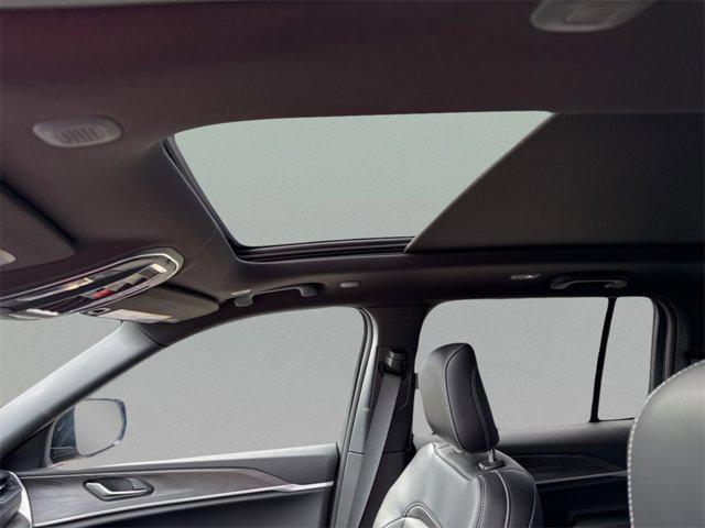 used 2025 Jeep Grand Cherokee car, priced at $40,973