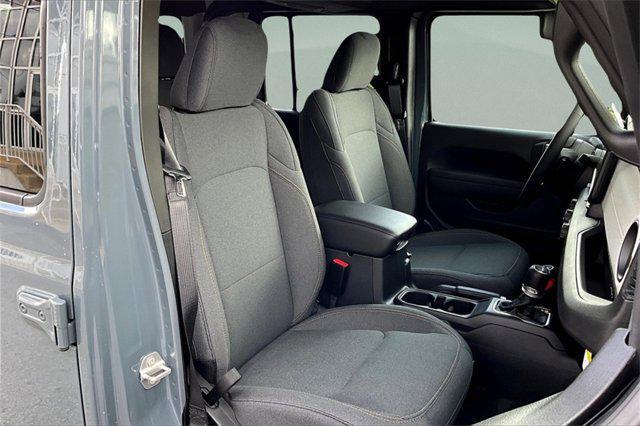 new 2025 Jeep Gladiator car, priced at $42,479