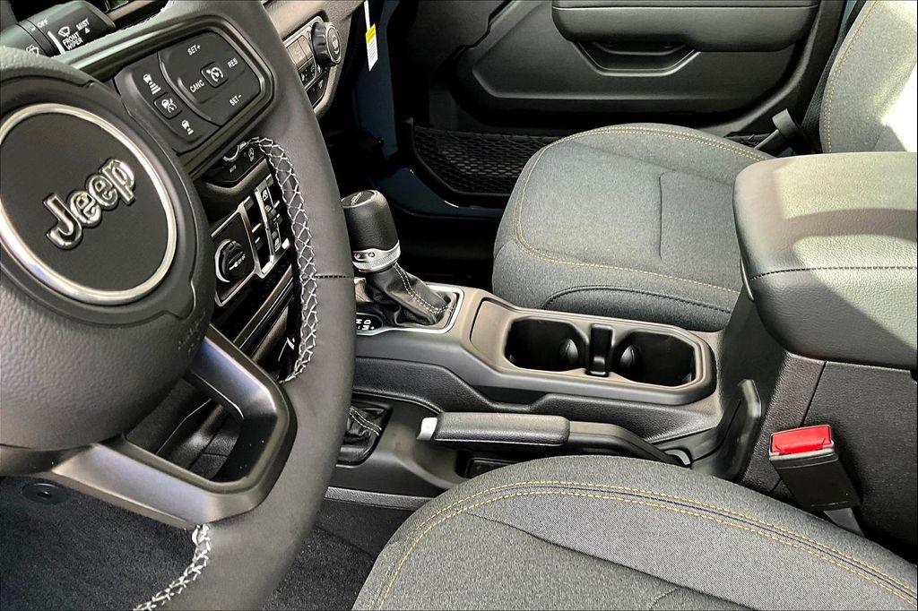 new 2025 Jeep Gladiator car, priced at $43,748