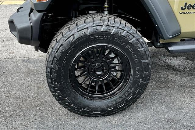 new 2025 Jeep Wrangler car, priced at $51,665