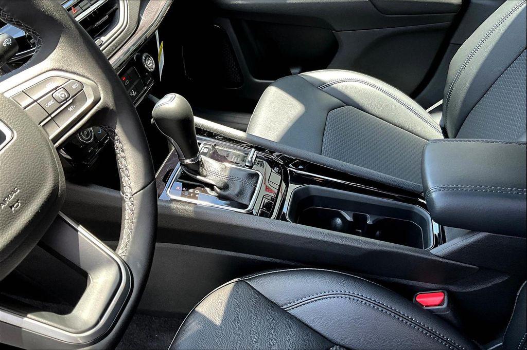 new 2025 Jeep Compass car, priced at $27,998