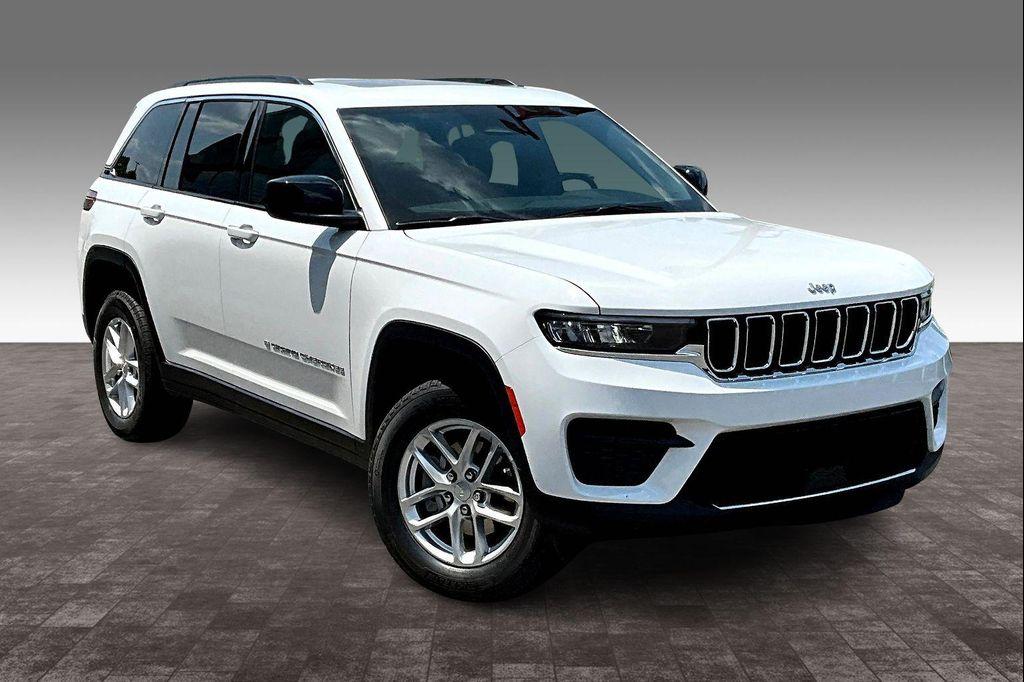new 2025 Jeep Grand Cherokee car, priced at $34,476