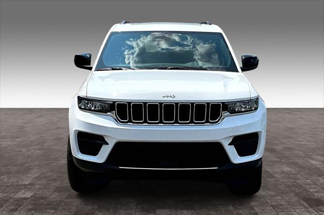 new 2025 Jeep Grand Cherokee car, priced at $34,997