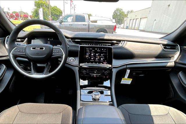 new 2025 Jeep Grand Cherokee car, priced at $34,997