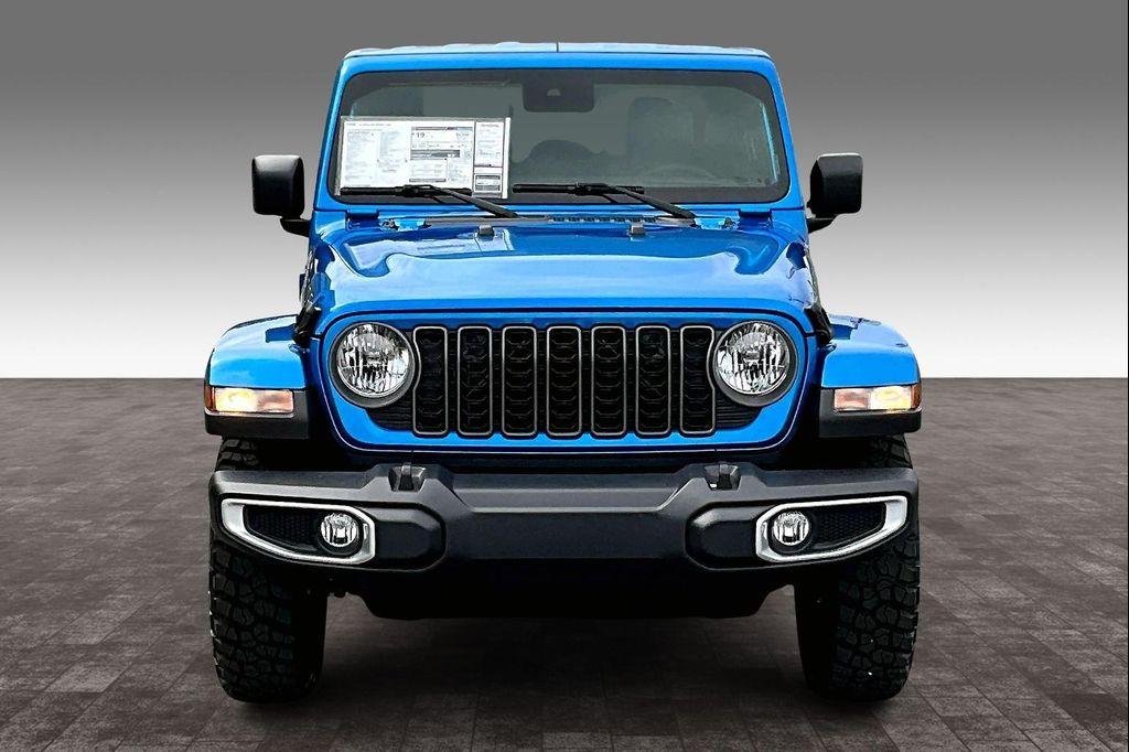 new 2025 Jeep Gladiator car, priced at $43,495