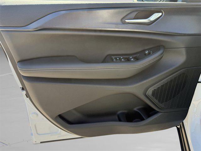 new 2025 Jeep Grand Cherokee car, priced at $42,614