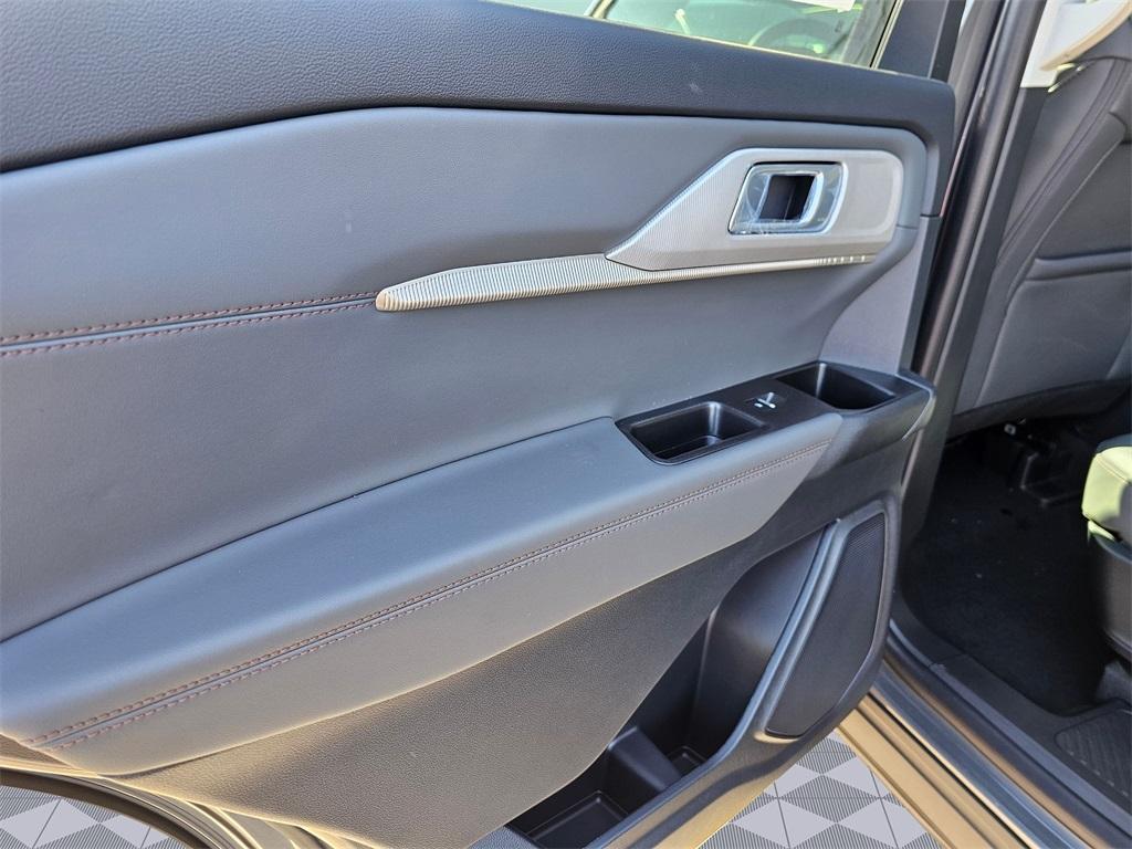 new 2025 Ford Explorer car, priced at $51,495