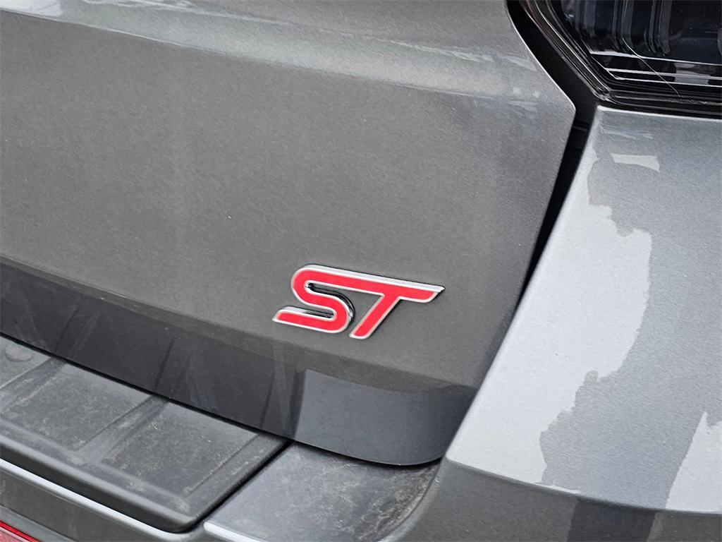 new 2025 Ford Explorer car, priced at $62,115