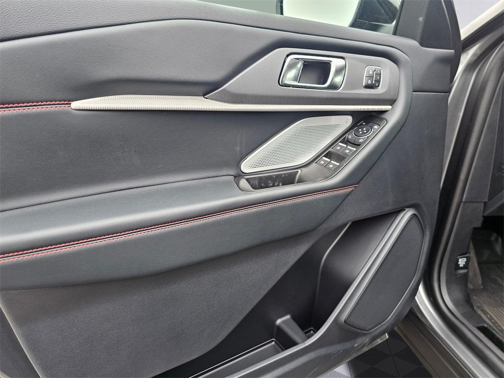 new 2025 Ford Explorer car, priced at $62,115