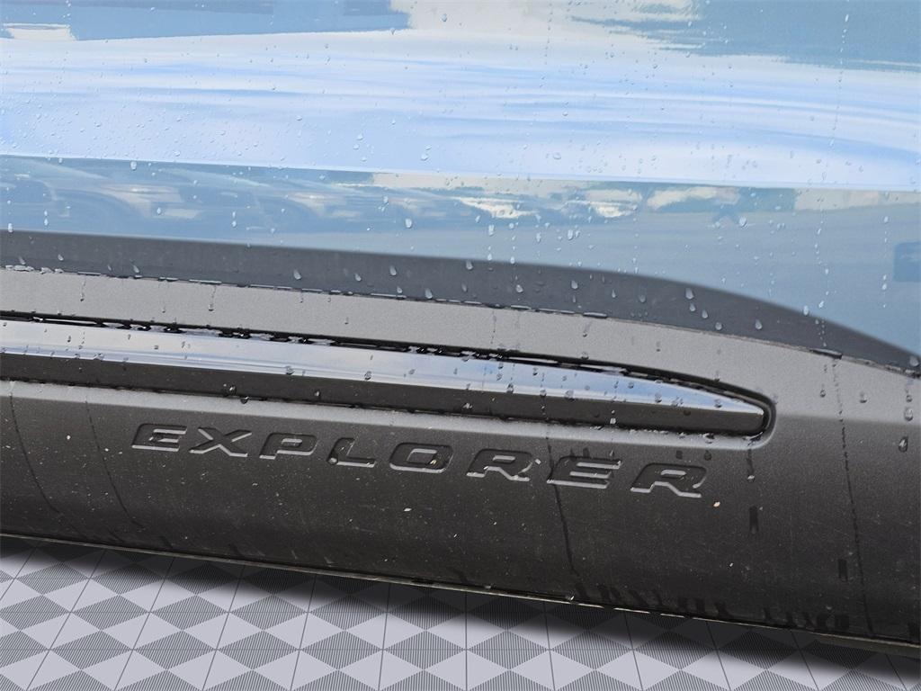 new 2025 Ford Explorer car, priced at $63,305
