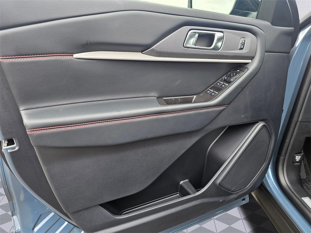 new 2025 Ford Explorer car, priced at $51,505
