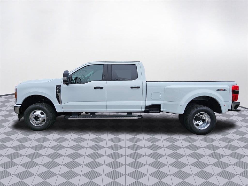 new 2024 Ford F-350 car, priced at $65,020