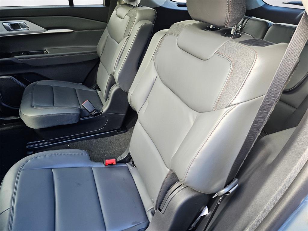 new 2025 Ford Explorer car, priced at $51,305