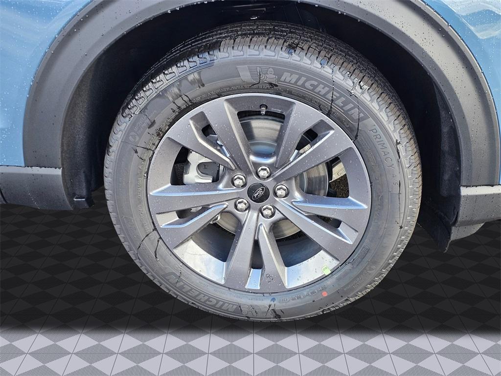 new 2025 Ford Explorer car, priced at $51,305