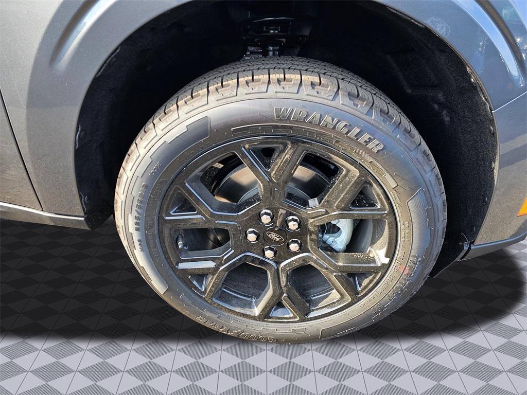 new 2025 Ford Maverick car, priced at $35,650