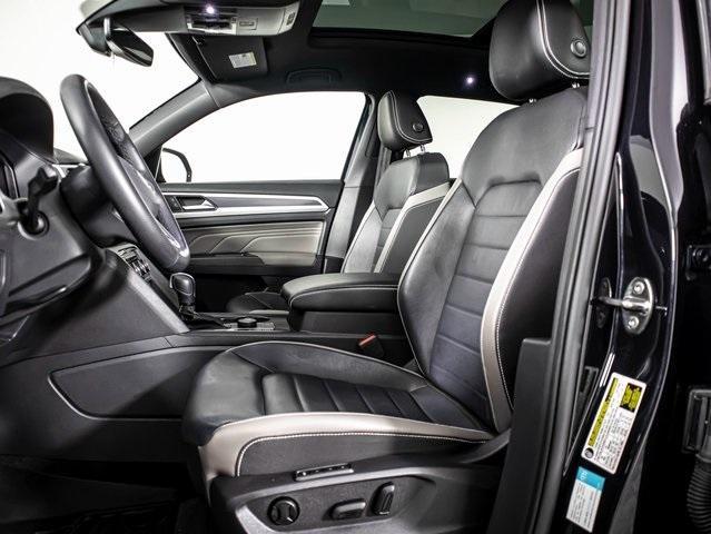 used 2023 Volkswagen Atlas Cross Sport car