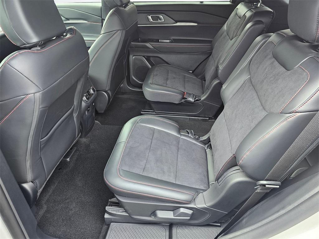 new 2025 Ford Explorer car, priced at $64,040