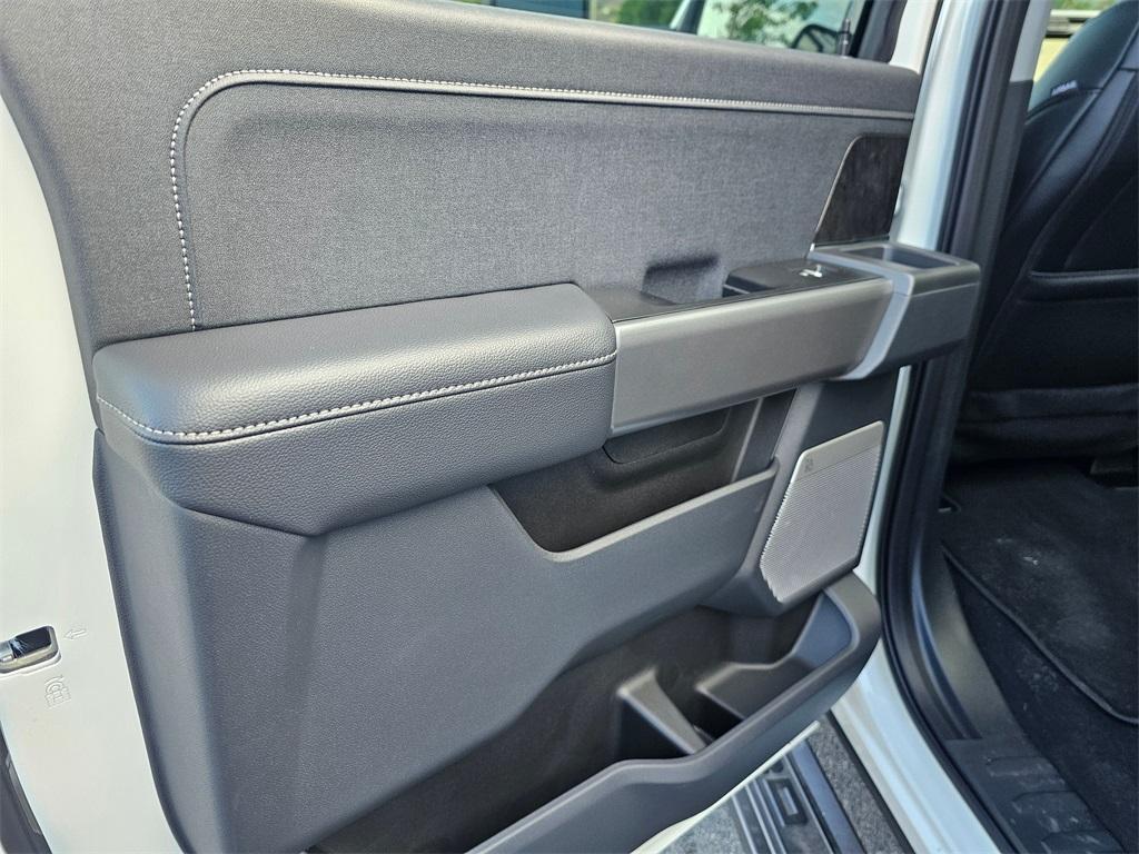 new 2025 Ford F-250 car, priced at $91,525