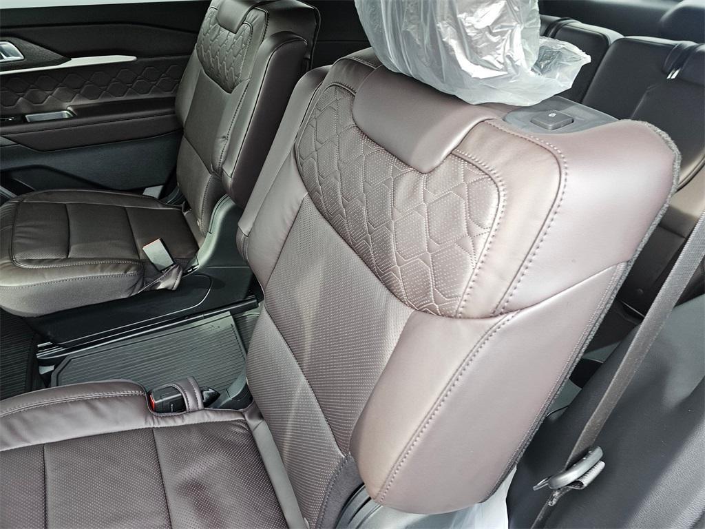 new 2025 Ford Explorer car, priced at $59,525