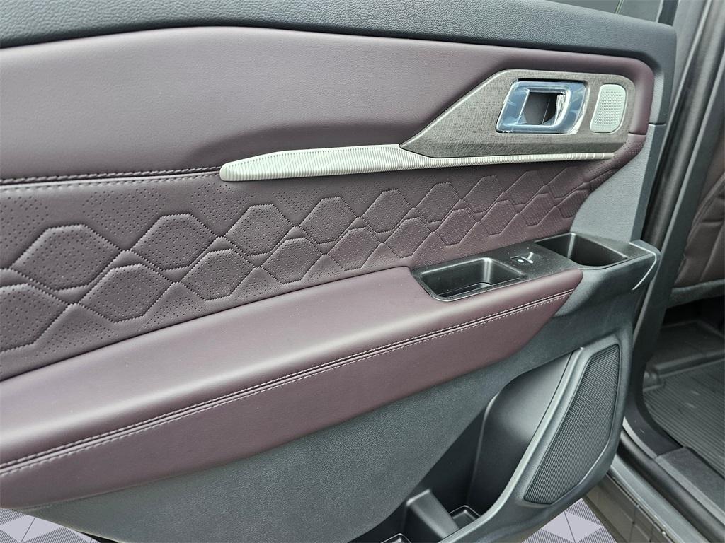 new 2025 Ford Explorer car, priced at $59,525