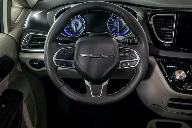 used 2022 Chrysler Pacifica car