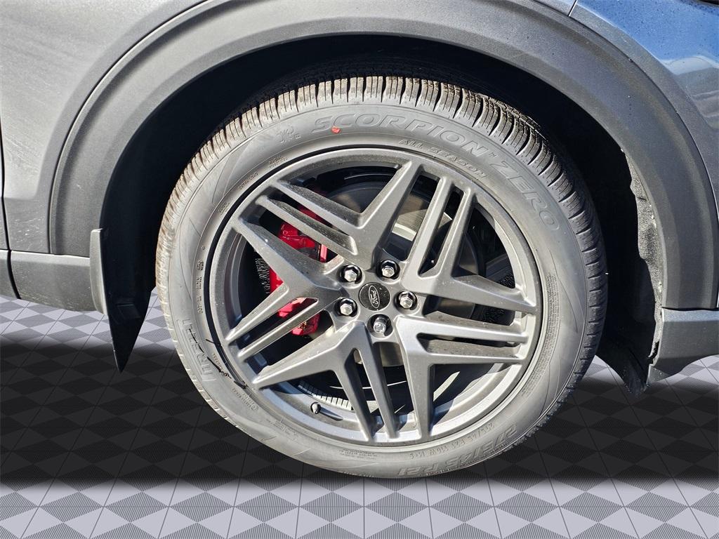 new 2025 Ford Explorer car, priced at $62,290