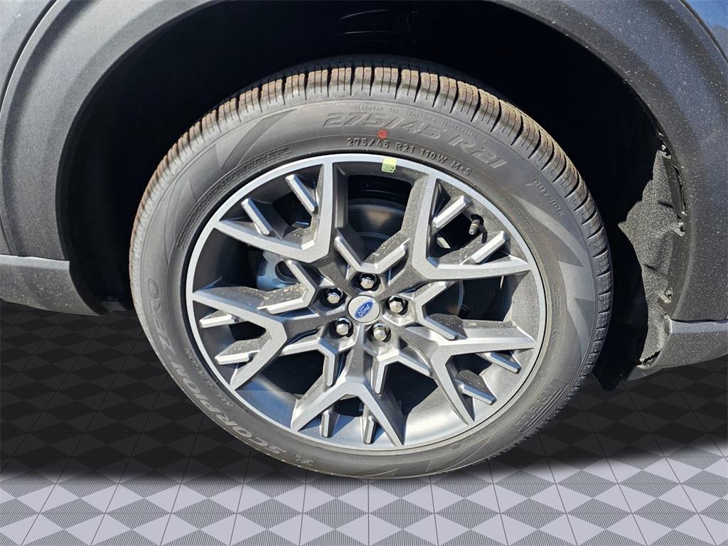 new 2025 Ford Explorer car, priced at $62,040