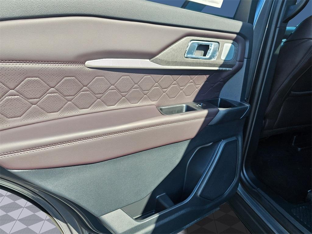 new 2025 Ford Explorer car, priced at $62,040