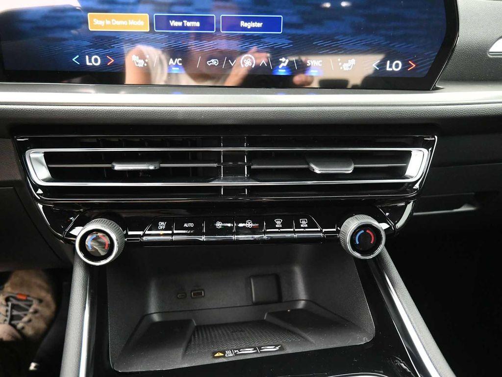 new 2026 Chevrolet Traverse car, priced at $45,615