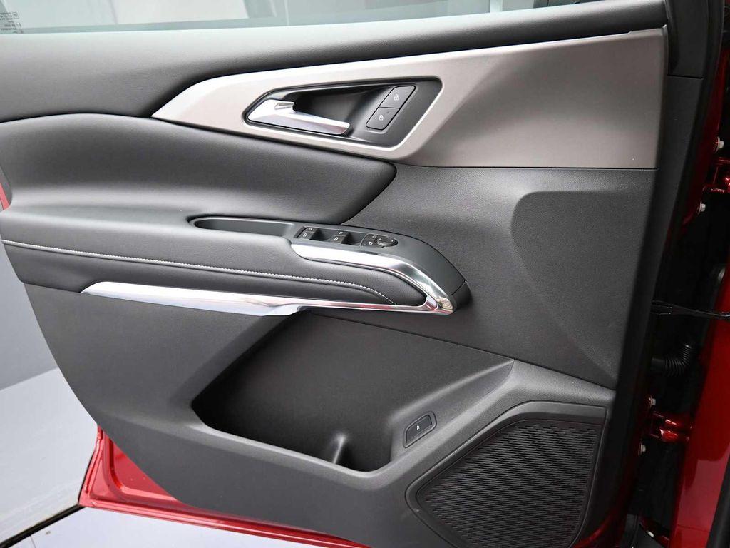 new 2026 Chevrolet Traverse car, priced at $45,615