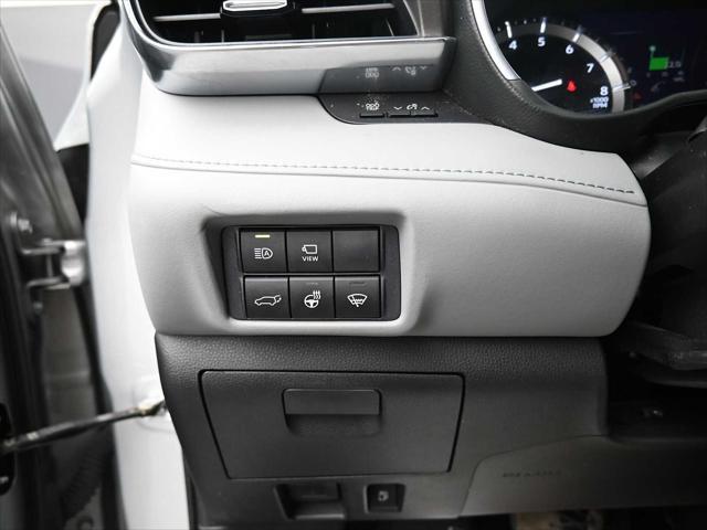 used 2021 Toyota Highlander car, priced at $33,133