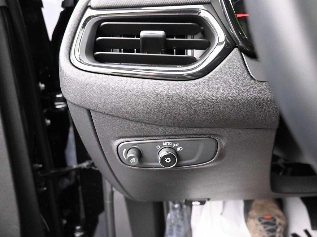 used 2023 Chevrolet Equinox car, priced at $25,918