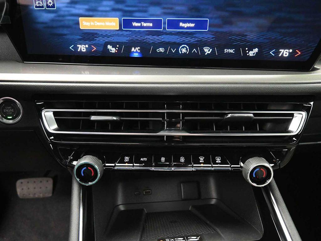 new 2026 Chevrolet Traverse car, priced at $45,190