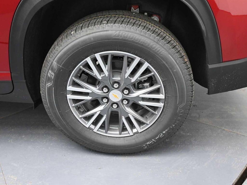 new 2026 Chevrolet Traverse car, priced at $45,190