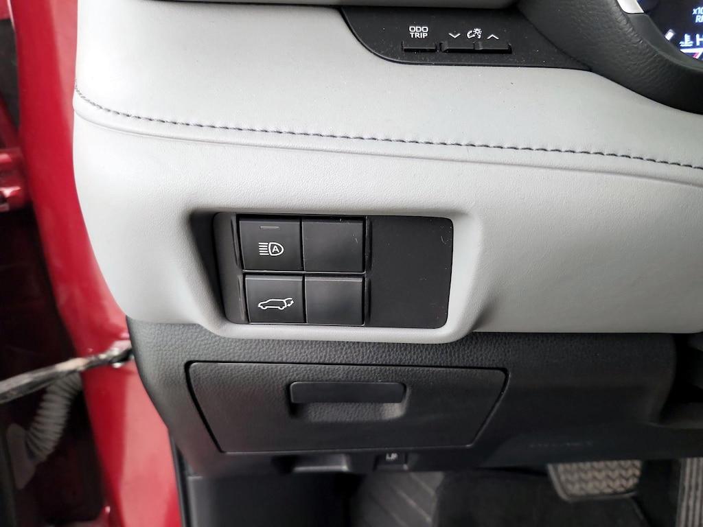 used 2022 Toyota Highlander car, priced at $31,998