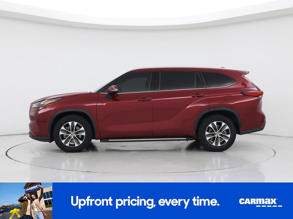 used 2022 Toyota Highlander car, priced at $31,998