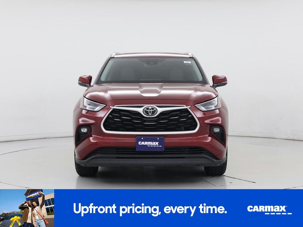 used 2022 Toyota Highlander car, priced at $31,998