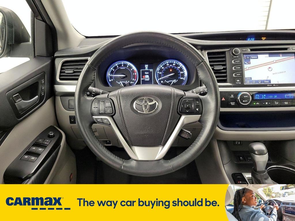 used 2014 Toyota Highlander car, priced at $25,998