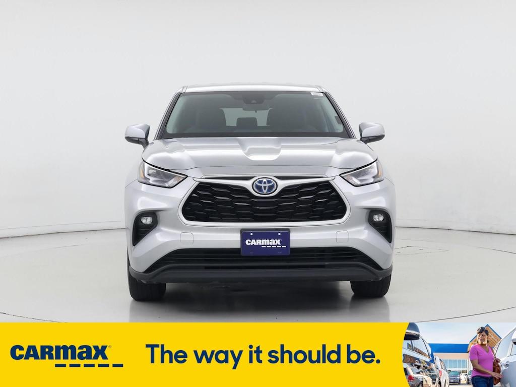 used 2022 Toyota Highlander Hybrid car, priced at $36,998