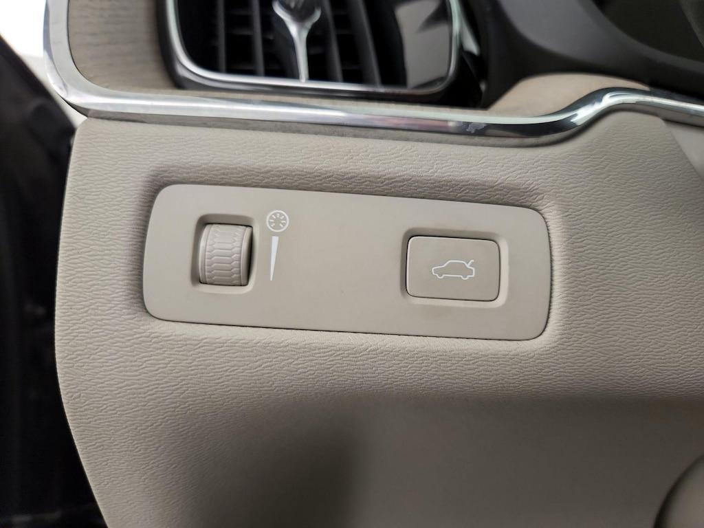 used 2022 Volvo XC60 car, priced at $29,998