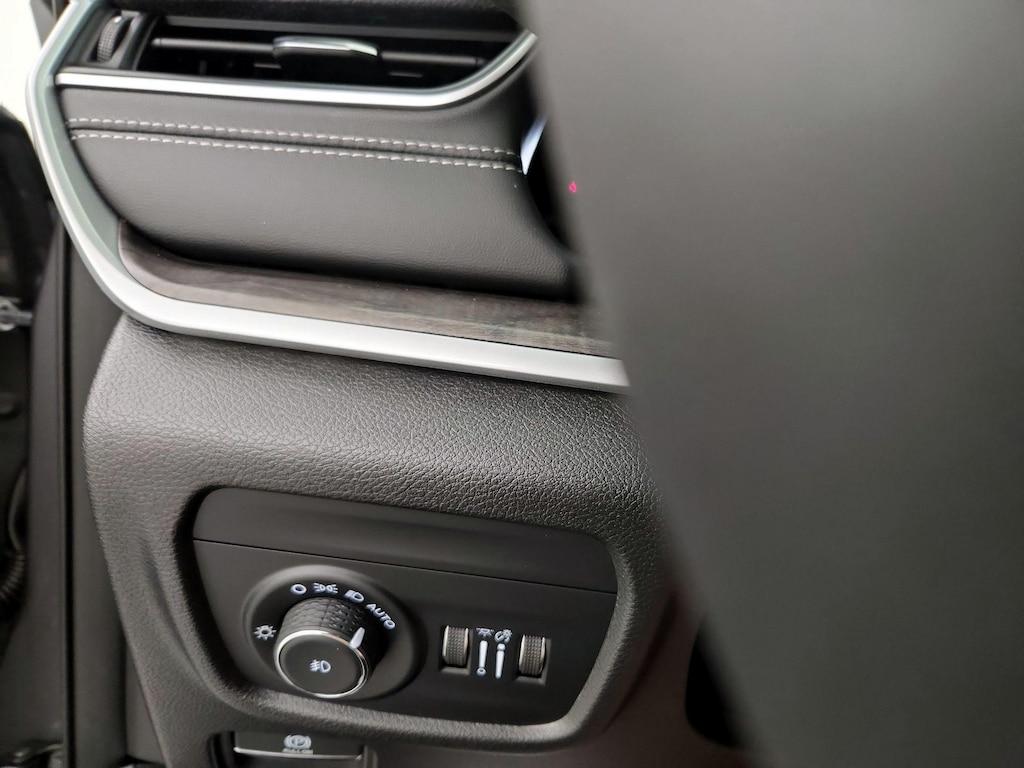 used 2025 Jeep Grand Cherokee car, priced at $41,998