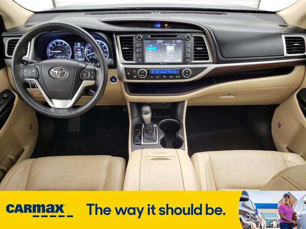 used 2015 Toyota Highlander car, priced at $27,998