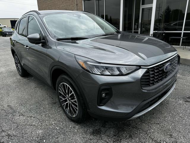 new 2025 Ford Escape PHEV car, priced at $32,200