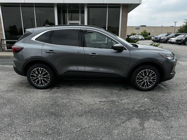 new 2025 Ford Escape PHEV car, priced at $32,200