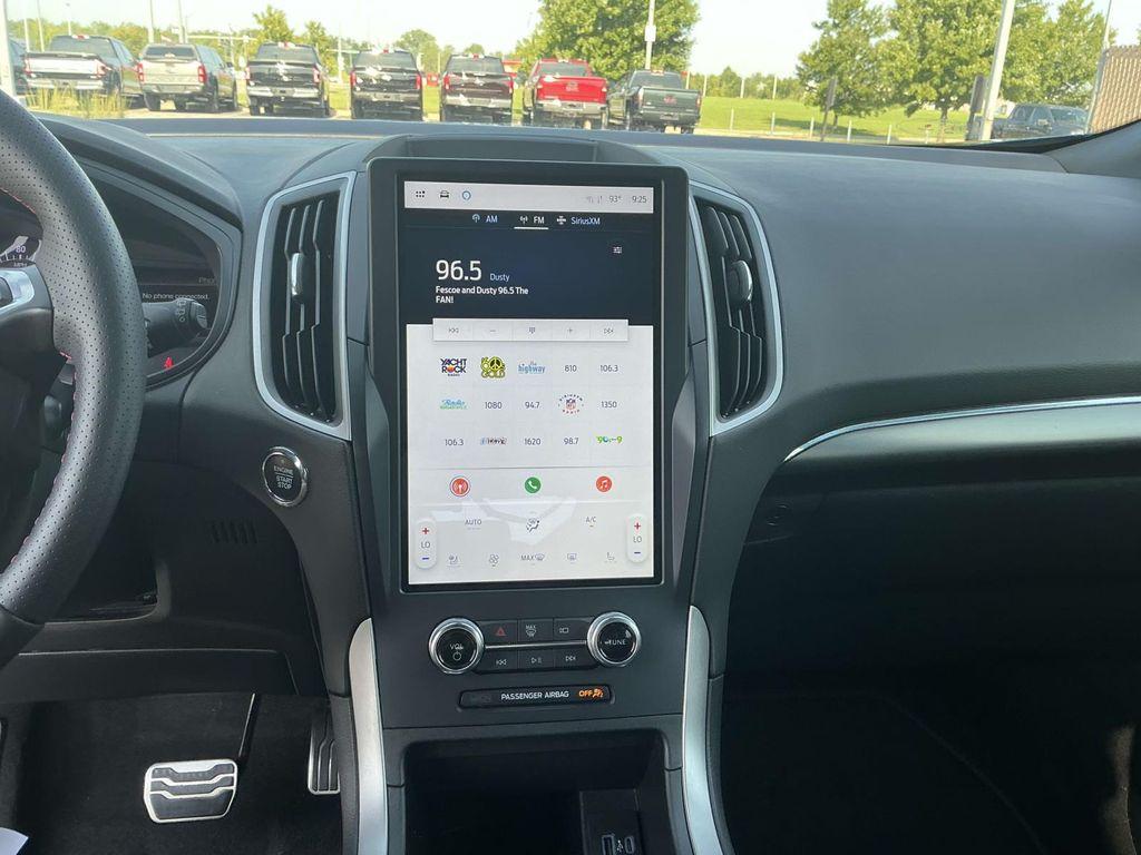 used 2022 Ford Edge car, priced at $28,000