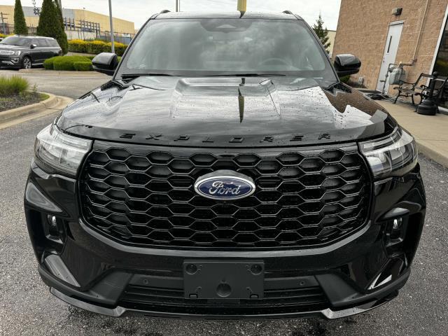 new 2025 Ford Explorer car, priced at $48,425