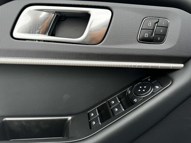 new 2025 Ford Explorer car, priced at $48,425