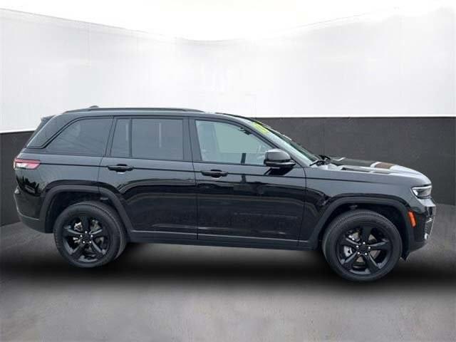 used 2023 Jeep Grand Cherokee car, priced at $37,200
