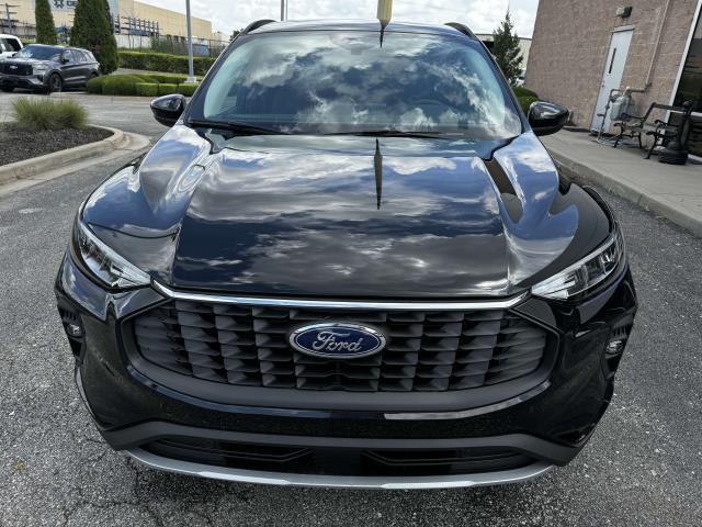 new 2025 Ford Escape PHEV car, priced at $32,000